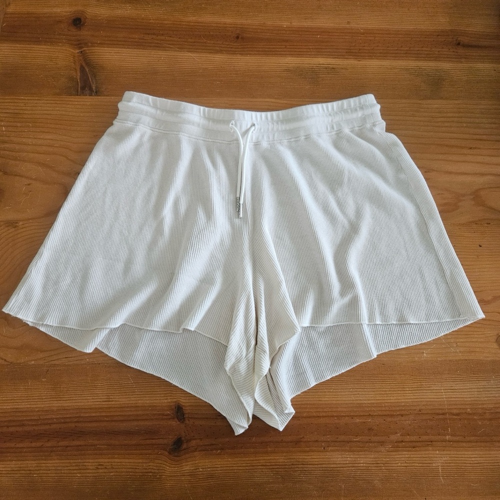 MATE the Label Organic Thermal Waffle Knit Shorts Size XL in Color Bone